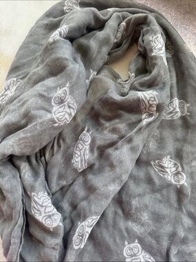 Lightweight Grey Owl Print Scarf - Unbranded